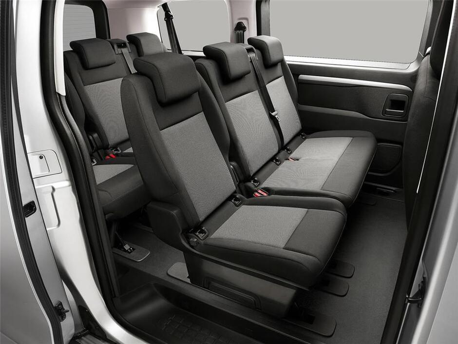 Peugeot Expert Traveller 8+1